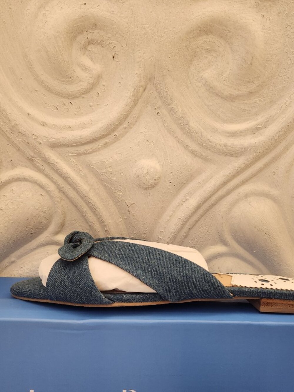 Jack Rogers "Tilly" criss-cross Denim bow slides. NIB. Size 6.5 - Picture 2 of 10